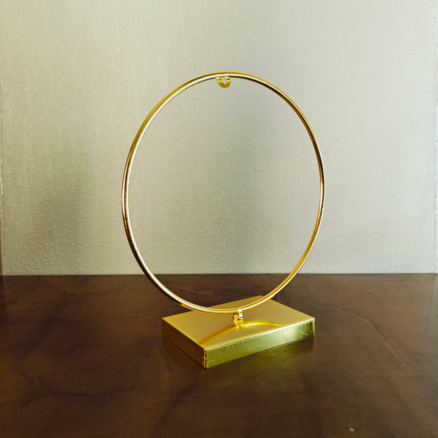 8" Metal Round Frame Stand